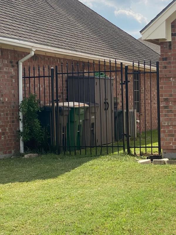 Aluminum Fence project photo 7 in Victoria County, TX