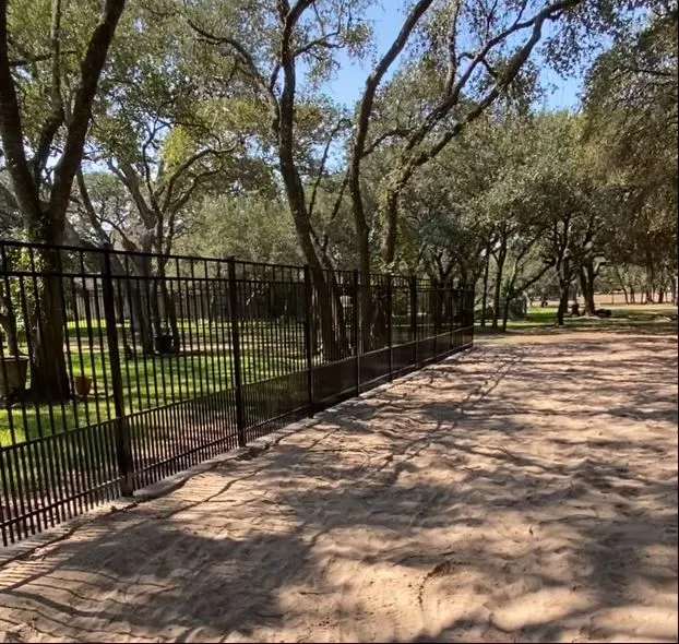 Aluminum Fence project photo 5 in Victoria County, TX